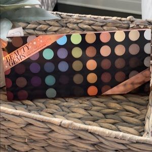 NIB Ulta Beauty Gems Day/Night Eyeshadow Palette!!